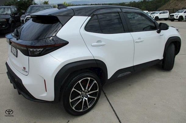 2022 Toyota Yaris Cross Hybrid GR-S image 6