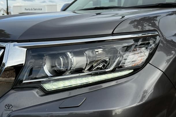 2021 Toyota Prado GXL image 18