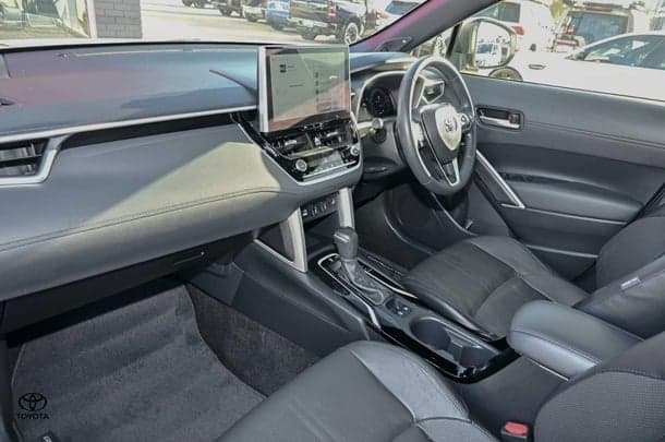 2023 Toyota Corolla Cross Atmos image 10