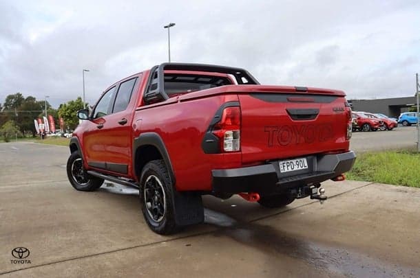2018 Toyota Hilux 4x4 Rugged X image 4