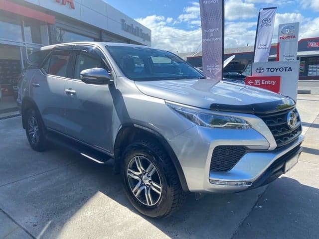 2024 Toyota Fortuner GX image 1