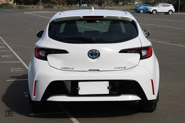 2024 Toyota Corolla Hatch Hybrid Ascent Sport image 11