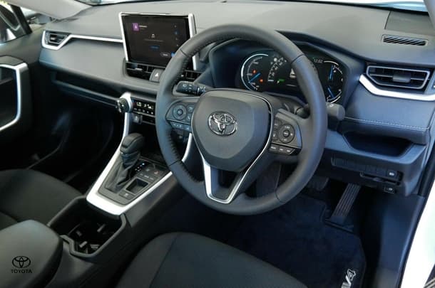 2024 Toyota RAV4 Hybrid GX 2WD image 8