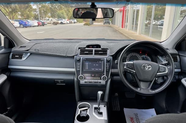 2016 Toyota Camry Atara S image 16