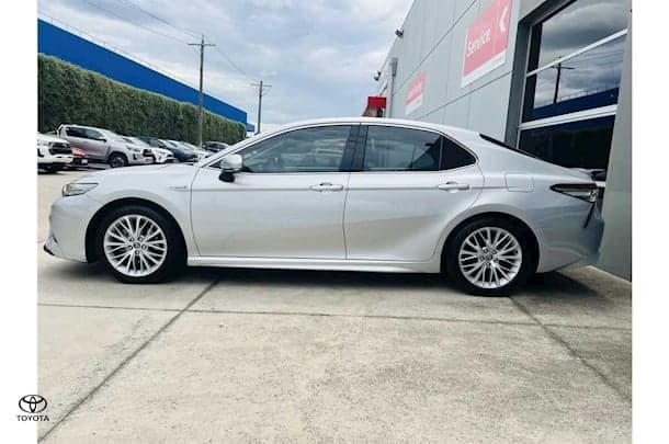 2019 Toyota Camry SL image 7
