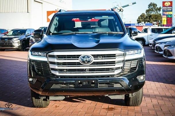 2023 Toyota Landcruiser VX image 3