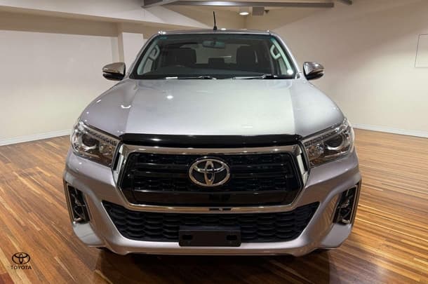 2019 Toyota Hilux SR5 image 7