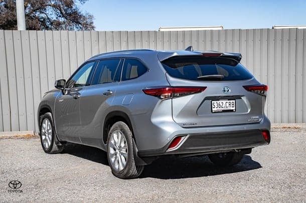 2022 Toyota KLUGER HYBRID AWD GRANDE image 35