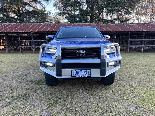 2022 Toyota HILUX SR5 image 2