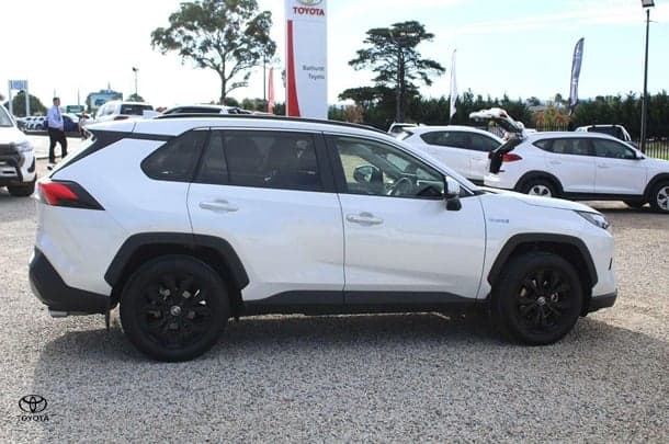 2024 Toyota RAV4 Hybrid Cruiser 2WD image 8