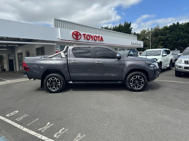 2022 Toyota Hilux SR5 image 8