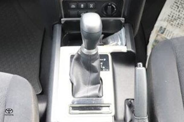 2021 Toyota Prado GX image 9