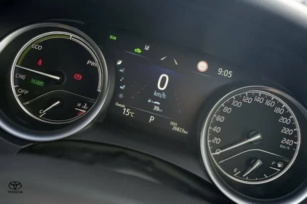 2023 Toyota Camry Hybrid SL image 11