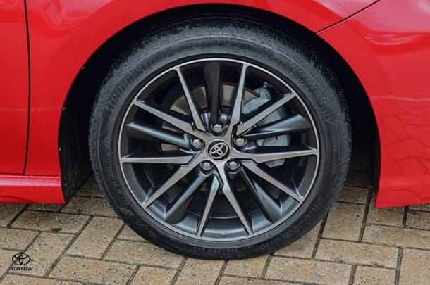 2021 Toyota Camry Hybrid SL image 16