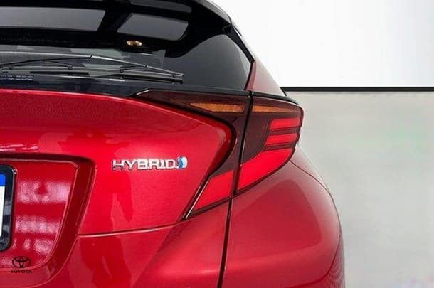2021 Toyota C-HR Hybrid GR-S image 9