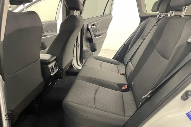 2023 Toyota RAV4 Hybrid GXL-2WD image 19