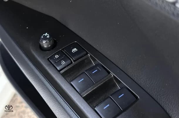 2023 Toyota Camry Hybrid Ascent image 13