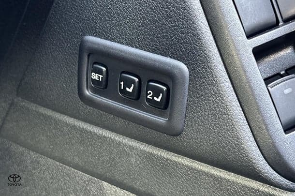 2022 Toyota Prado Kakadu image 42