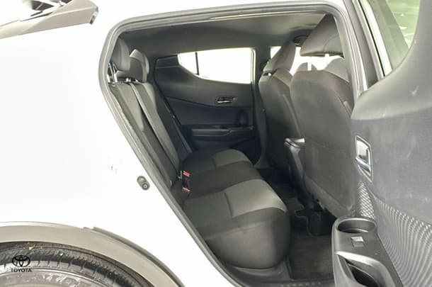 2023 Toyota CH-R GXL-2WD image 31