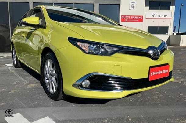 2015 Toyota Corolla Ascent Sport image 3