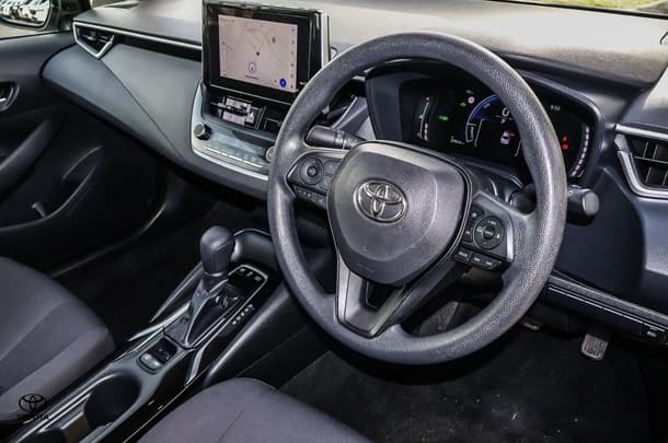 2023 Toyota Corolla Sedan Hybrid Ascent Sport image 6