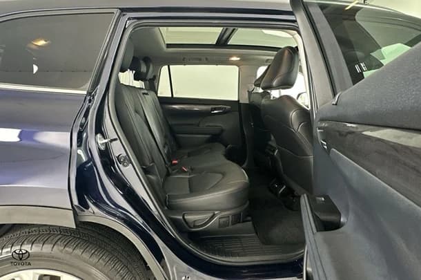 2023 Toyota Kluger 4x2 GRANDE image 18