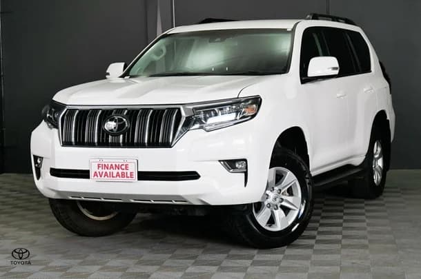 2023 Toyota Prado GXL image 3
