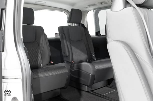 2022 Toyota Granvia Standard image 17
