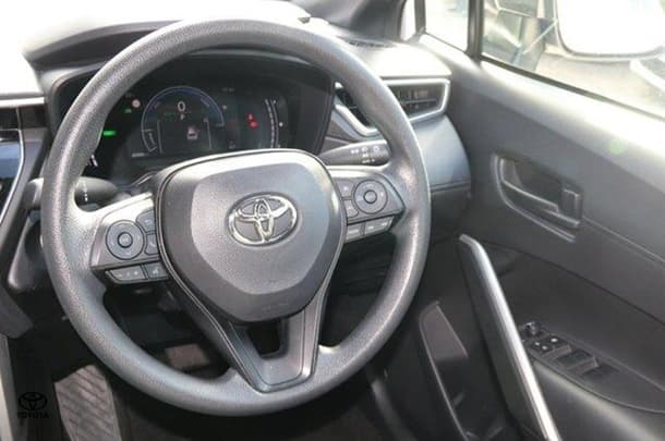 2023 Toyota Corolla Cross Hybrid GX image 6