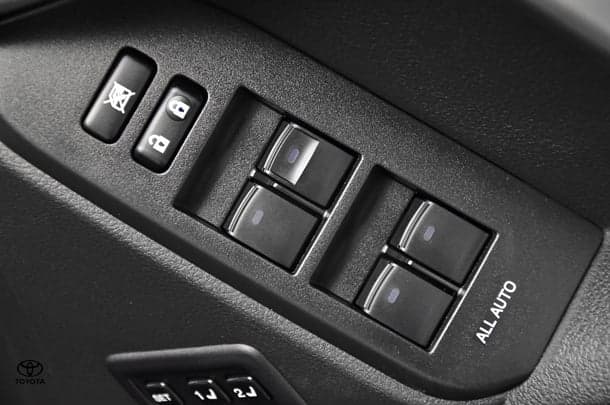2023 Toyota Prado Kakadu image 9
