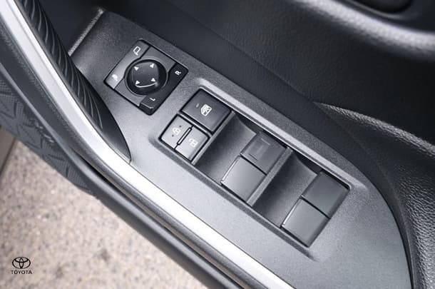 2022 Toyota RAV4 GX-2WD image 12