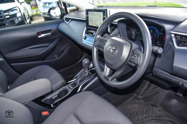 2023 Toyota Corolla Sedan Hybrid Ascent Sport image 17