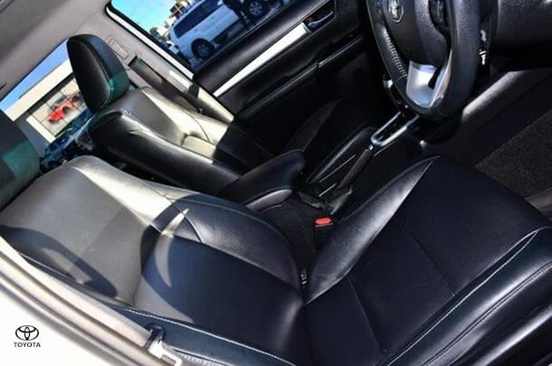 2018 Toyota Hilux SR5 image 10