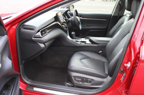 2023 Toyota Camry Hybrid SL image 19