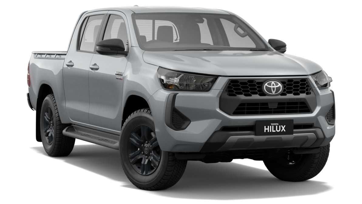2025 Toyota Hilux 4x4 SR Diesel Double-Cab Pick-Up image 1