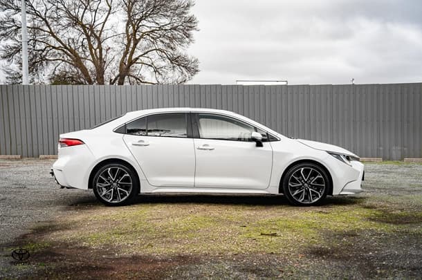 2020 Toyota COROLLA ZR image 36