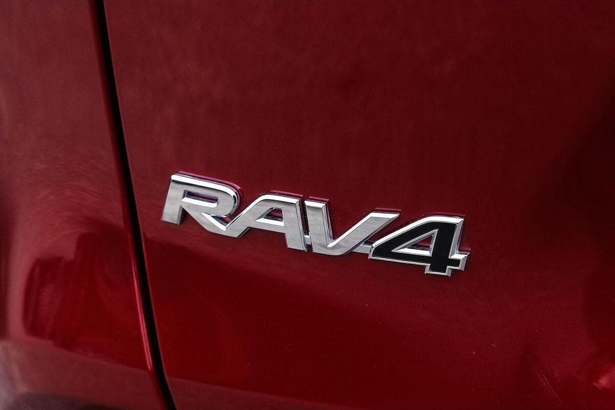 2024 Toyota RAV4 GX Auto eFour image 11