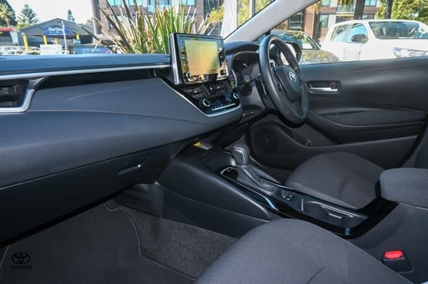 2021 TOYOTA Corolla Sedan SX image 8