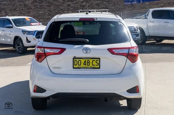 2019 Toyota Yaris Ascent image 5