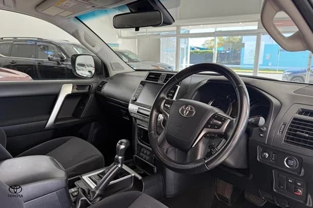 2022 Toyota Prado GXL image 19