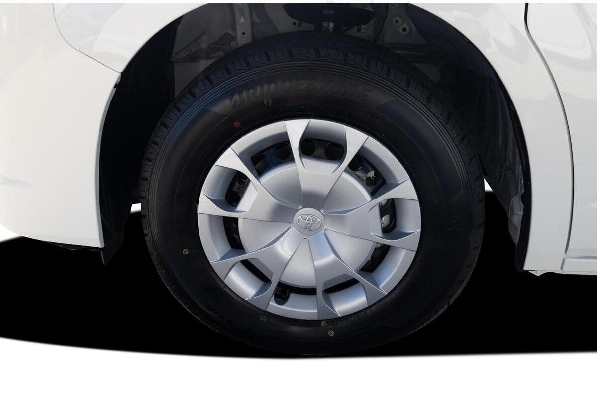 2025 Toyota Hiace LWB Auto image 8
