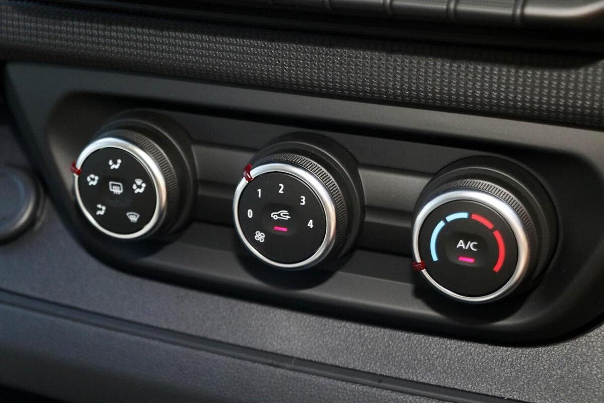 2024 Renault Trafic Pro LWB Manual MY24 image 14