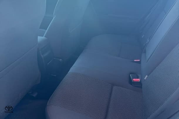 2015 Toyota Corolla Ascent Sport image 11