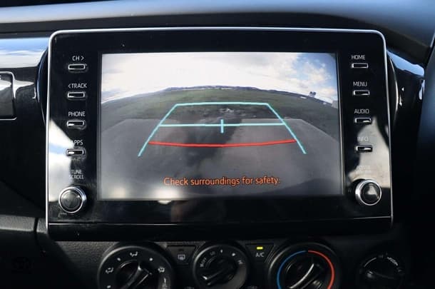 2023 Toyota Hilux 4x4 SR image 14