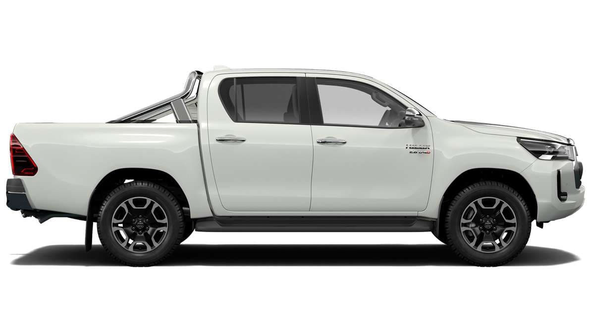 2023 Toyota Hilux 4x4 SR5 Double-Cab Pick-up image 2