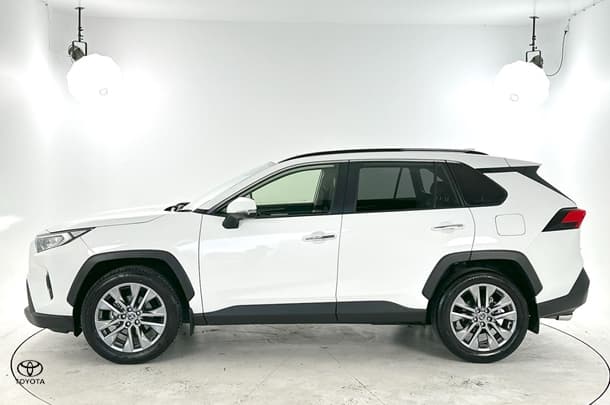 2022 Toyota RAV4 Cruiser 2WD image 7