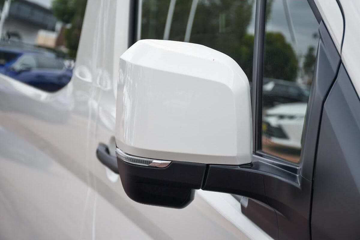 2024 Toyota Hiace Commuter Super LWB Auto image 7