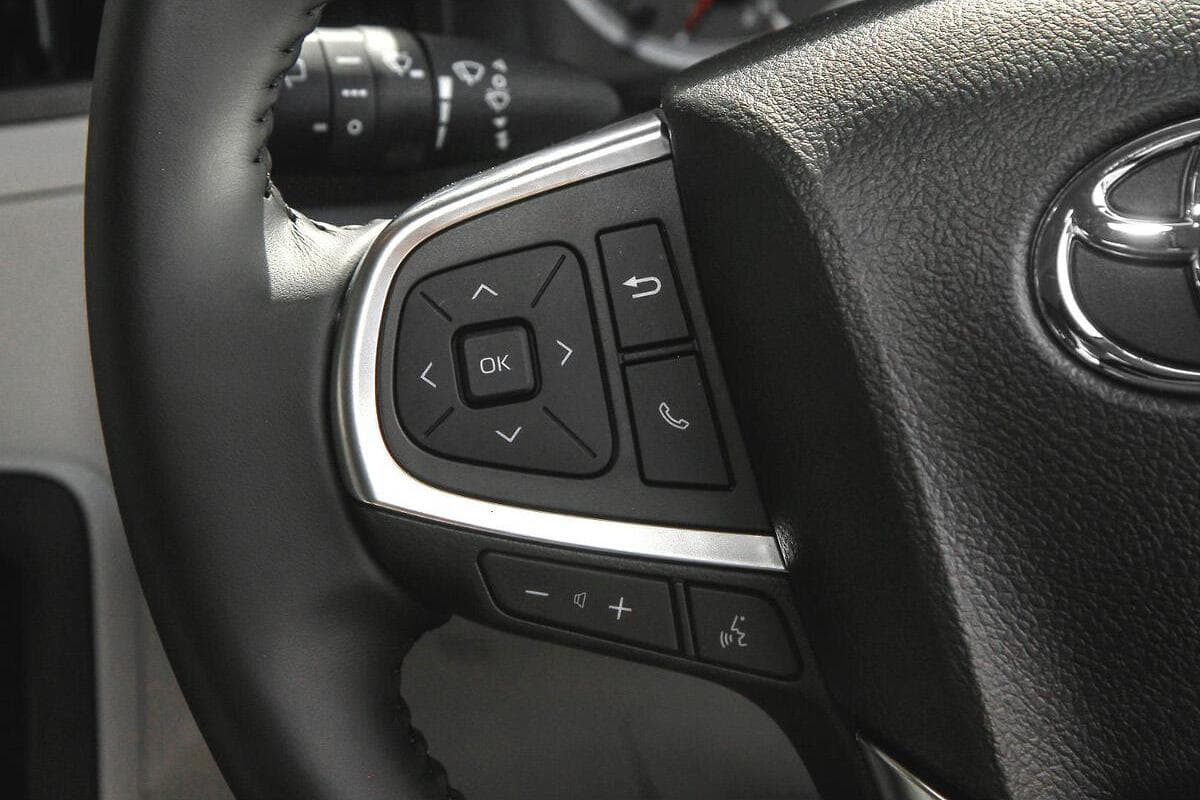 2024 Toyota Hiace LWB Auto image 15
