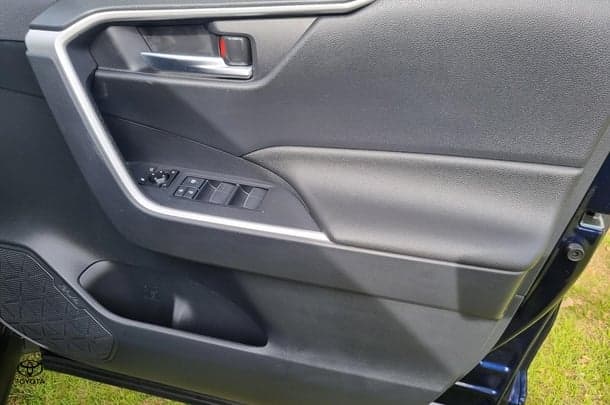 2021 Toyota RAV4 GXL-2WD image 18