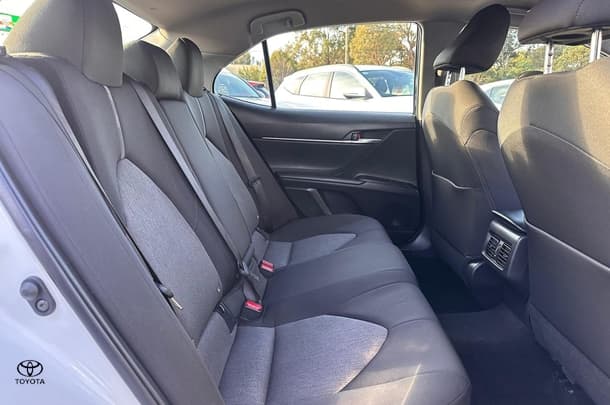 2022 Toyota Camry Ascent image 22